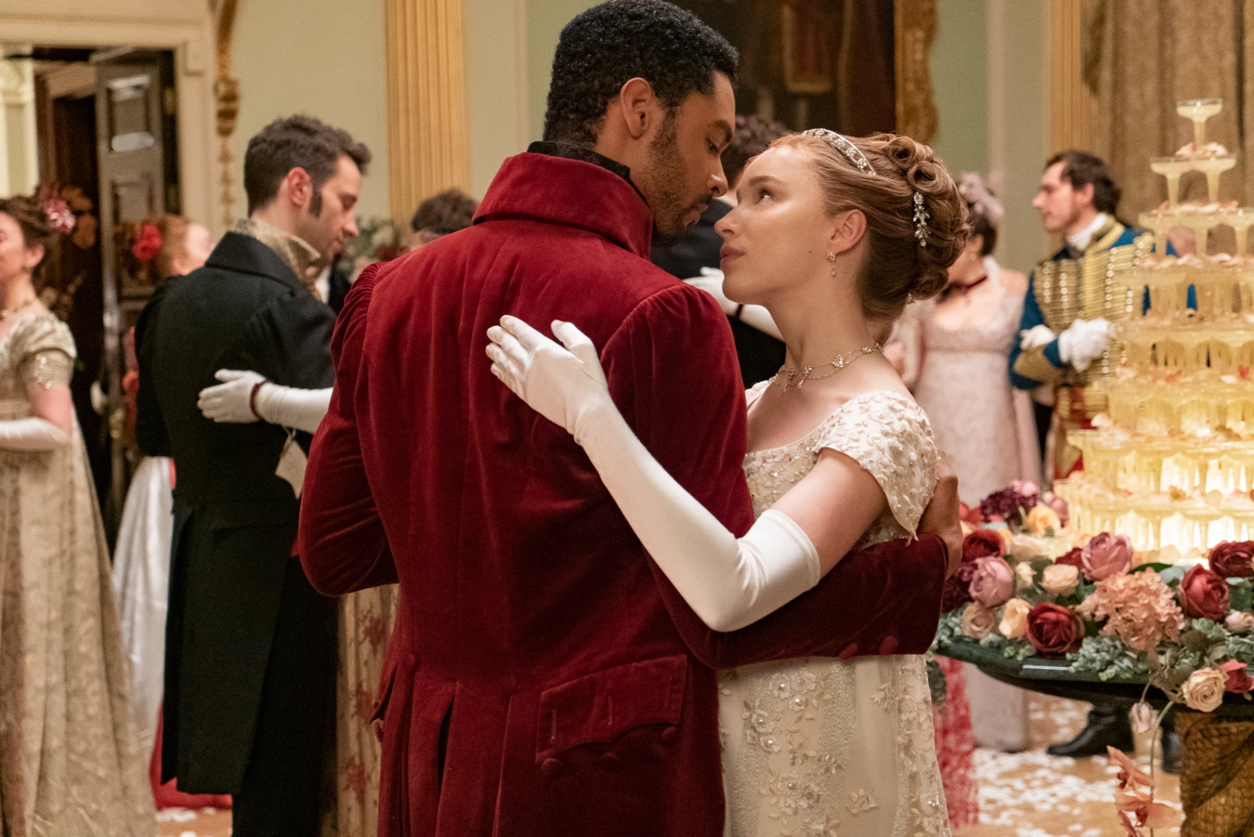 Bridgerton — Daphne and the Duke dancing